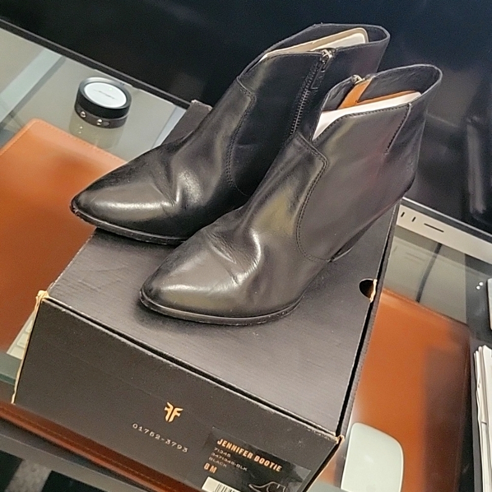 Black frye Jennifer Booties